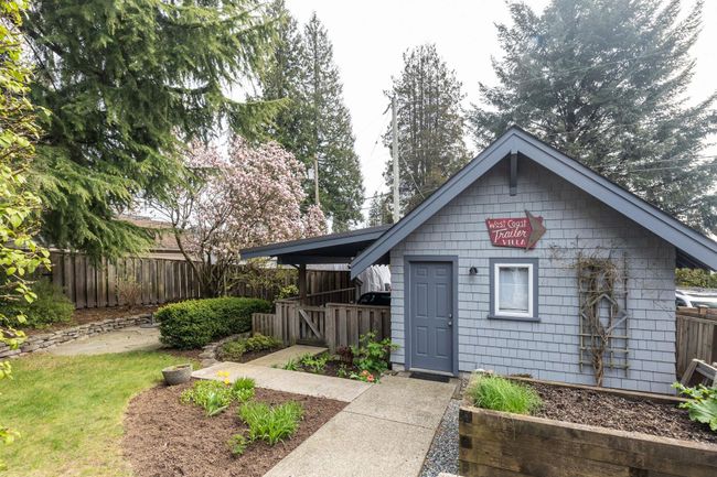 533 E 18 Th Street, House other with 6 bedrooms, 3 bathrooms and 3 parking in North Vancouver BC | Image 33