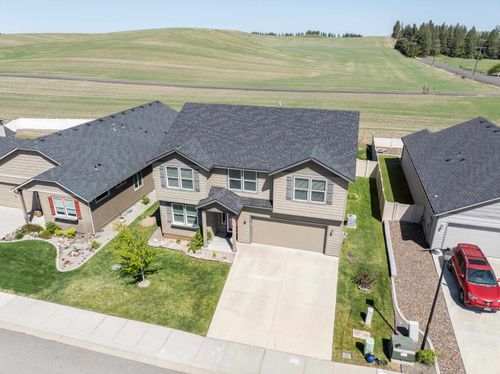 671 Condor Dr, Cheney, WA, 99004-5203 | Card Image