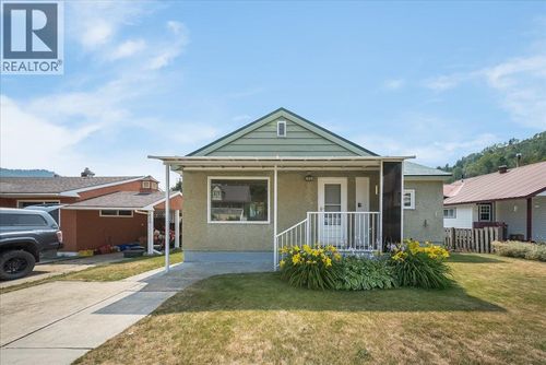 916 Thackeray St, Trail, BC, V1R2C2 | Card Image