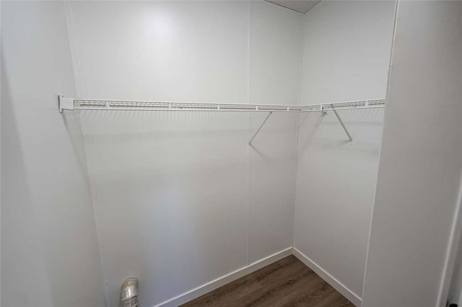Closet | Image 10