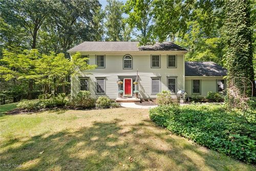 7561 Hermitage Rd, Concord Township, OH, 44077-9399 | Card Image