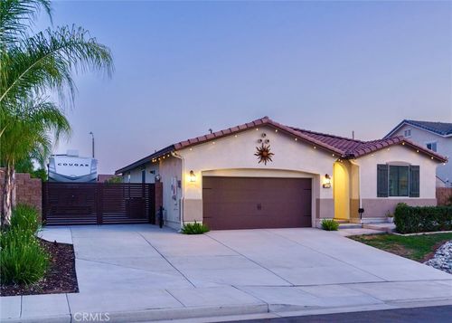 31421 Darlington Oak Dr, Winchester, CA, 92596-7504 | Card Image