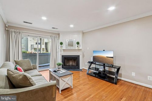 apt-1-18202 Chalet Dr, GERMANTOWN, MD, 20874-6835 | Card Image