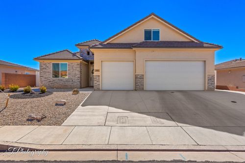 498 Todd Pl, Washington, UT, 84780-2833 | Card Image