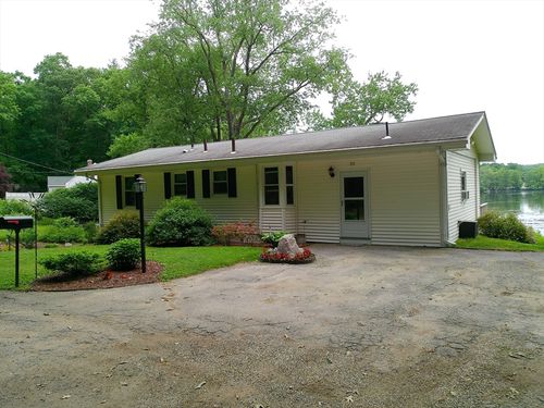 20 Forest St, Oxford, MA, 01540-1509 | Card Image