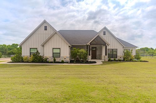 2120 Shady Grove Rd, Weatherford, TX, 76088-4915 | Card Image