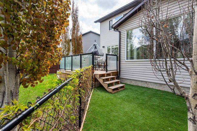 34 Chaparral Valley Place Se, House other with 5 bedrooms, 4 bathrooms and 4 parking in Calgary AB | Image 6