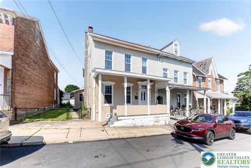 28 S 5th St, Emmaus, PA, 18049-3828 | Card Image
