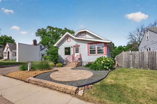 1069 Robert St S, West Saint Paul, MN, 55118-1456 | Card Image