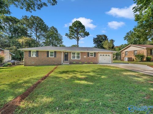 4615 Rutledge Dr Nw, Huntsville, AL, 35816-1211 | Card Image