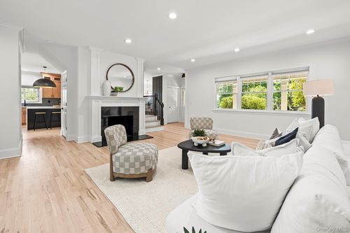 2022 Van Cortlandt Cir, Yorktown Heights, NY, 10598-4221 | Card Image