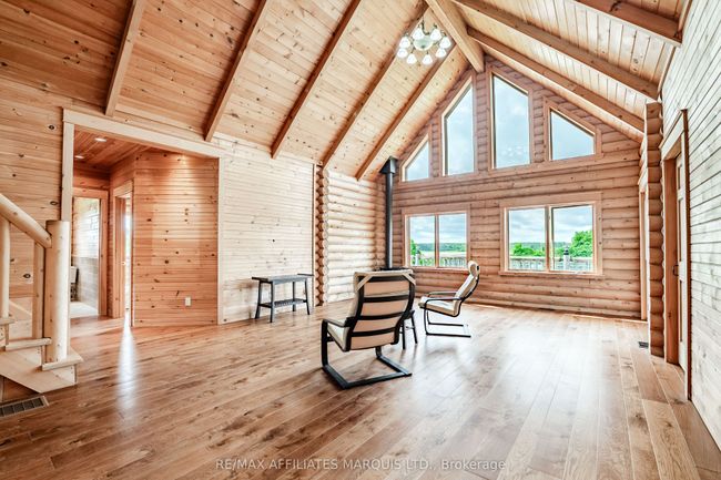 19799 County Rd, House other with 4 bedrooms, 3 bathrooms and 15 parking in Dunvegan ON | Image 10