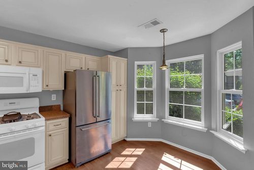 1111 Hickory Ct, MONMOUTH JUNCTION, NJ, 08852-2118 | Card Image