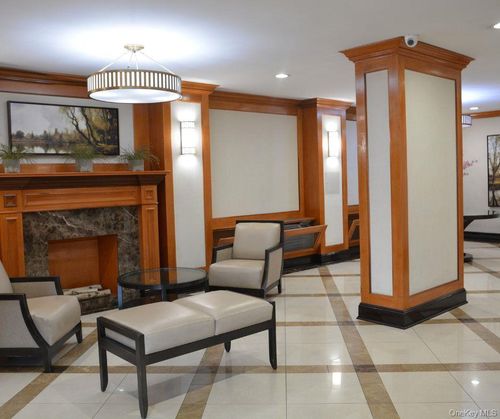 apt-9l-118 Union Tpke, Kew Gardens, NY, 11415-1040 | Card Image