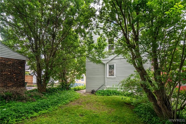 204 Woodside Ave, Home with 6 bedrooms, 2 bathrooms and null parking in Buffalo NY | Image 43