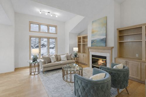 2260 Sherwood Ct, Minnetonka, MN, 55305-2410 | Card Image