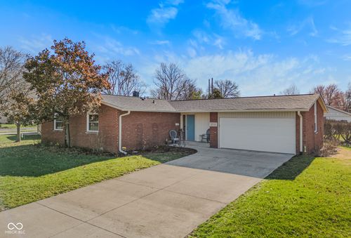 3611 Hunter Pl, Columbus, IN, 47203-1429 | Card Image