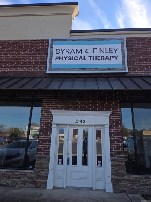 1545 E Race Ave, Searcy, AR, 72143-4661 | Card Image