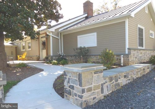 18 Huntingdon Ln, BOYCE, VA, 22620-9637 | Card Image