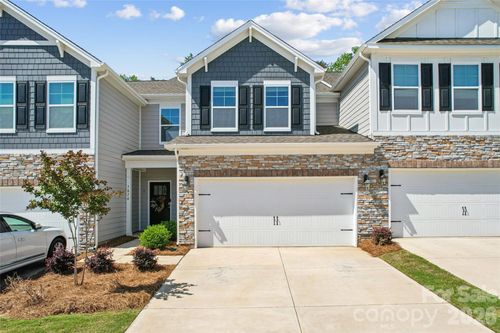 7870 Iron Rd, Sherrills Ford, NC, 28673-8228 | Card Image