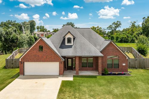 524 Lexington Ave, Clute, TX, 77531-4849 | Card Image
