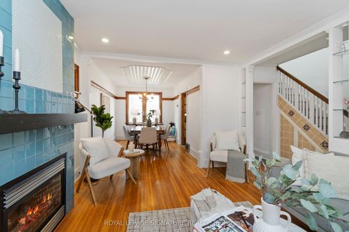32 Kerr Road, Toronto, ON, M4L1K4 | Card Image