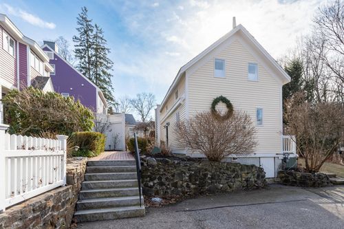 apt-4-774 Middle St, Portsmouth, NH, 03801-5081 | Card Image