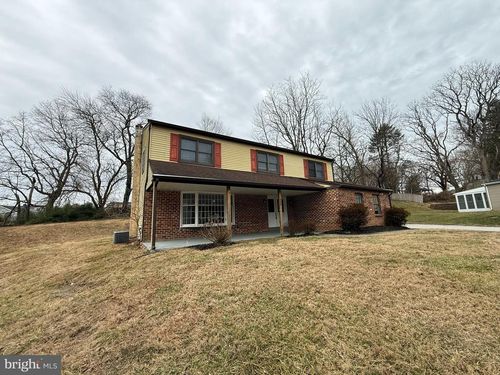 745 Windsor Pl, WALLINGFORD, PA, 19086-6730 | Card Image