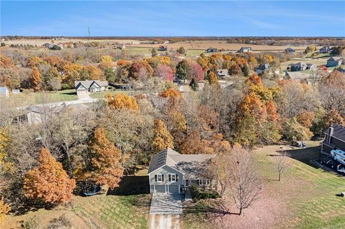 5871 Sw Walnut Cv, Trimble, MO, 64492-8126 | Card Image