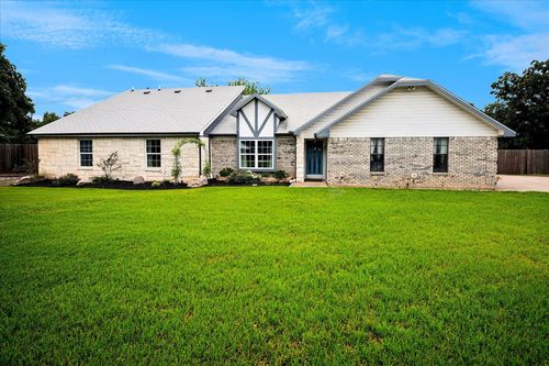 9716 Windsor Cir, Fort Worth, TX, 76140-7920 | Card Image