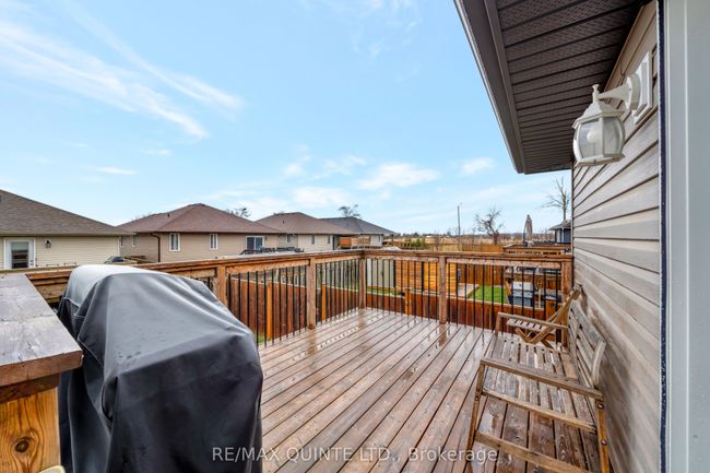 8 Mcintosh Cres, House other with 5 bedrooms, 2 bathrooms and 2 parking in Trenton ON | Image 43
