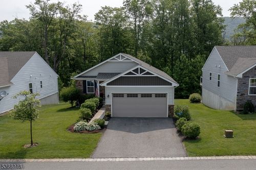 10 Devon Ct, Hamburg, NJ, 07419-1537 | Card Image