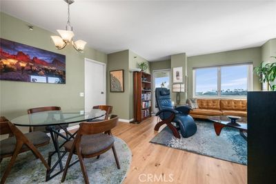 904 - E Seaside Way, Condo with 2 bedrooms, 1 bathrooms and 2 parking in Long Beach CA | Image 3