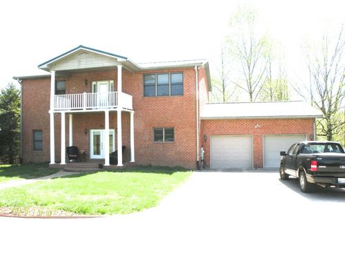 150 J W Thompson Rd, Westmoreland, TN, 37186-5200 | Card Image