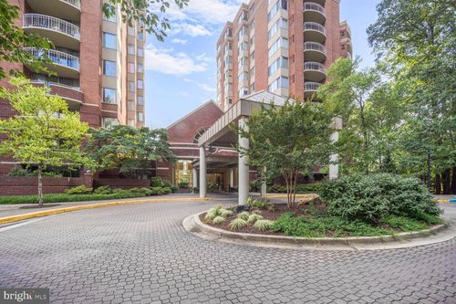 apt-2-l05-5802 Nicholson Ln, Rockville, MD, 20852-2966 | Card Image