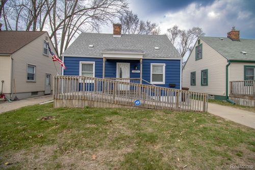 34294 Glover St, Wayne, MI, 48184-2440 | Card Image