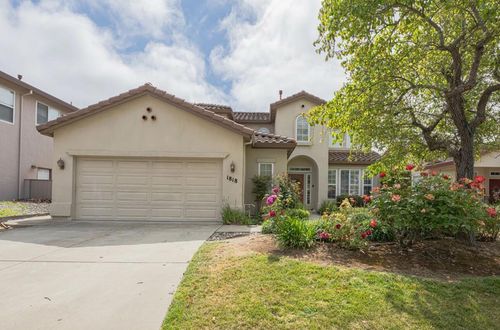 1818 Lancashire Dr, Salinas, CA, 93906 | Card Image