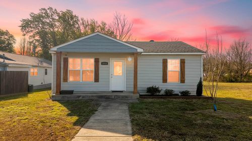 1824 Seifert Dr, Poplar Bluff, MO, 63901-2570 | Card Image