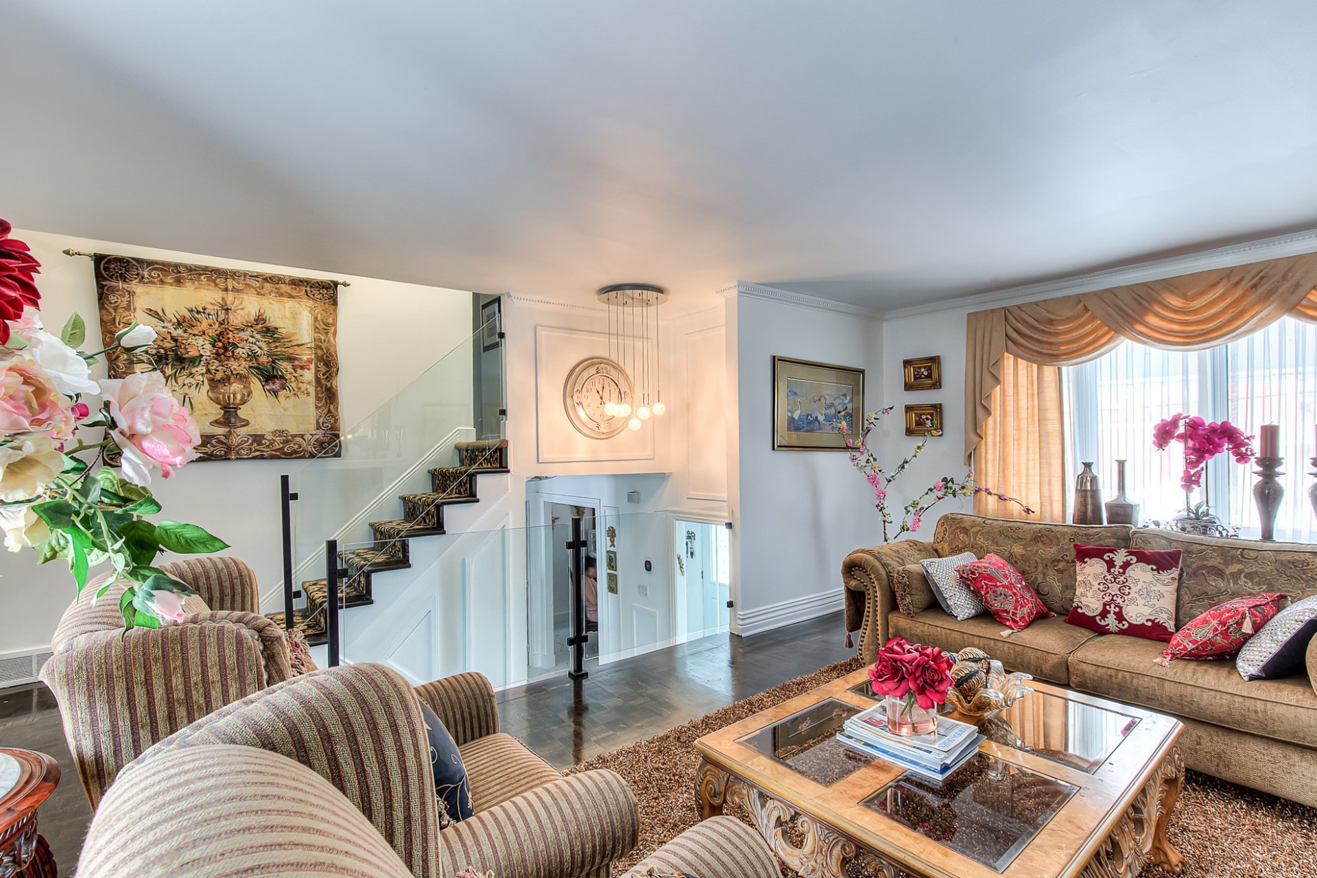 Residential in Dollard-Des-Ormeaux