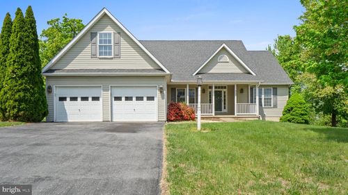 404 Michigan Dr, FALLING WATERS, WV, 25419-4209 | Card Image