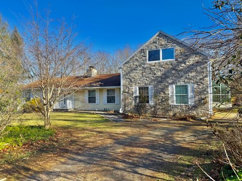 12 Great Meadow Rd, Seymour, CT, 06483-2212 | Card Image