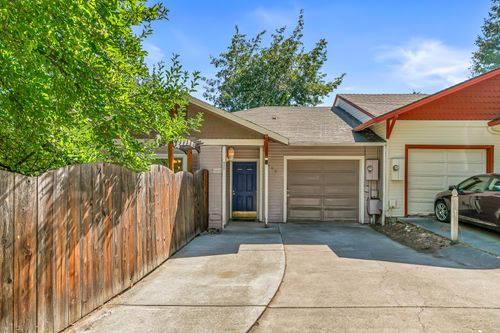 500 Poplar Pl, Ashland, OR, 97520-1288 | Card Image