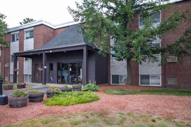 APT-10R - 128 Loudon Rd, Condo with 2 bedrooms, 1 bathrooms and null parking in Concord NH | Image 6