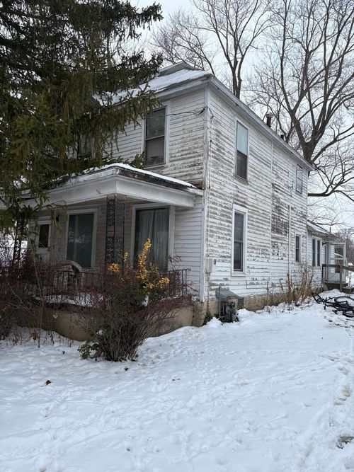 422 E Ash St, Watseka, IL, 60970-1425 | Card Image