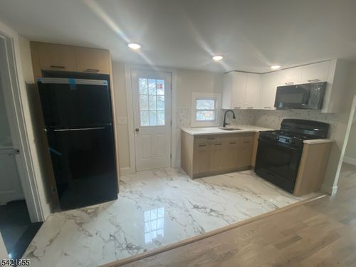 4-323 Rutherford Ave, Franklin, NJ, 07416-1536 | Card Image