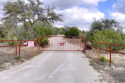 108 Twin Sisters Dr, Spring Branch, TX, 78070-6676 | Card Image