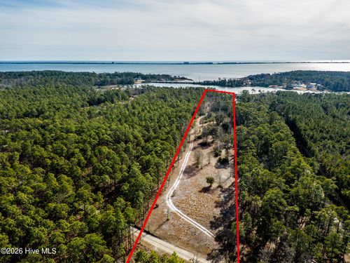 385 Old Swansboro Rd, Newport, NC, 28570-9180 | Card Image