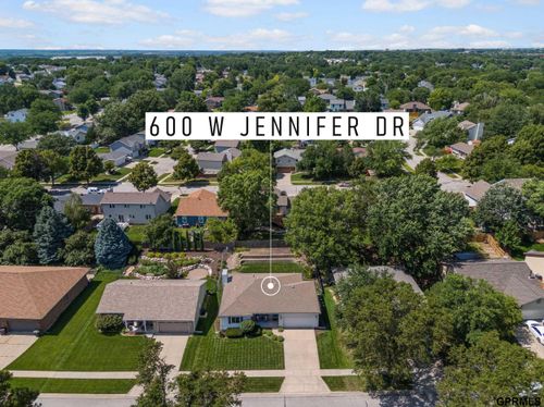 600 W Jennifer Dr, Lincoln, NE, 68521-4353 | Card Image