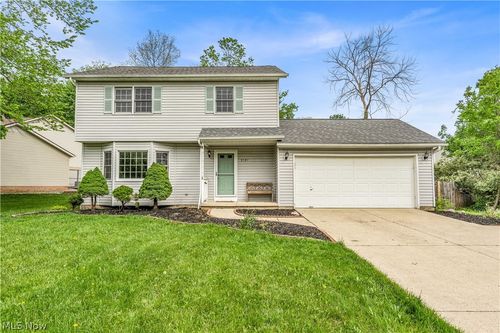 5181 Hanover Dr, Medina, OH, 44256-7027 | Card Image