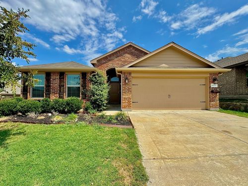 8428 Artesian Springs Dr, Fort Worth, TX, 76131-1755 | Card Image